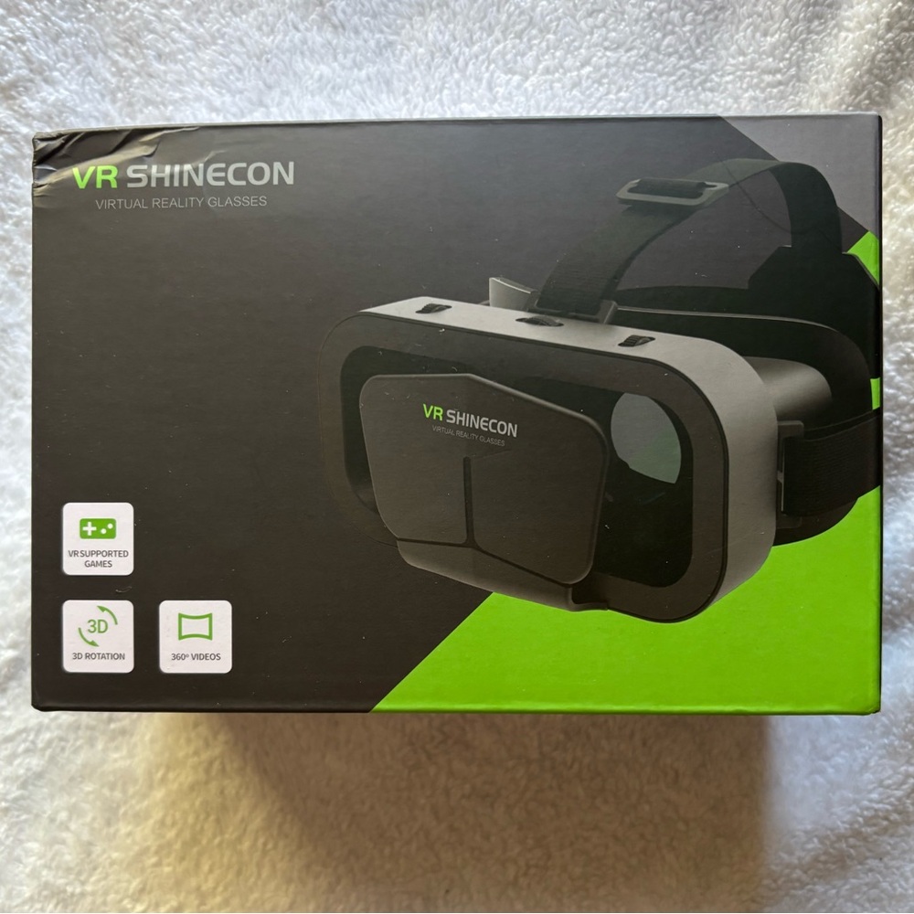 Black VR Headset - Portable Virtual Reality Glasses